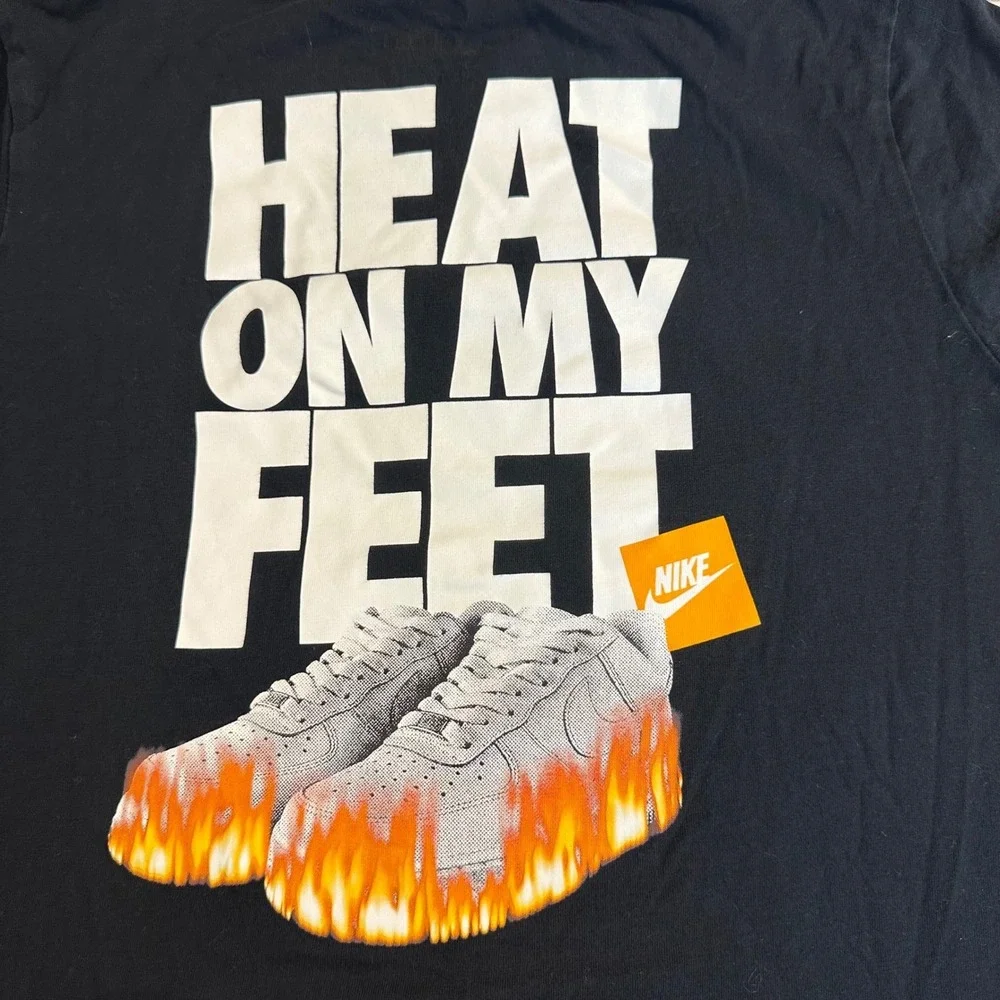 Nike Kids Heat On My‎ Feet Sneaker Flame Graphic T-Shirt Black Large L AF1 Tee